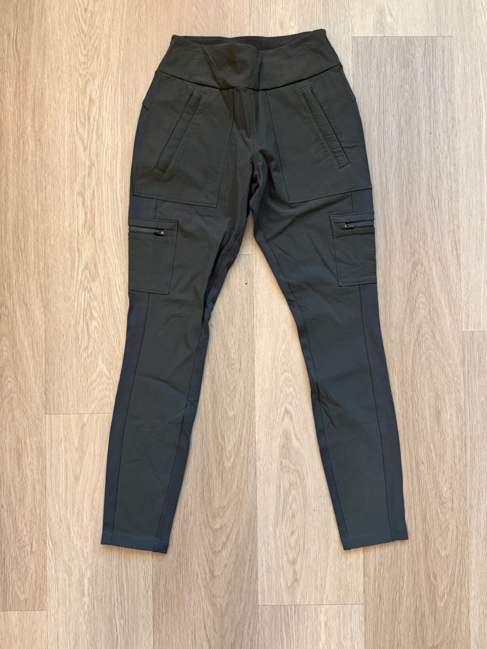 Athleta Headlands Hybrid Cargo Tight Pants Olive Green Size 0